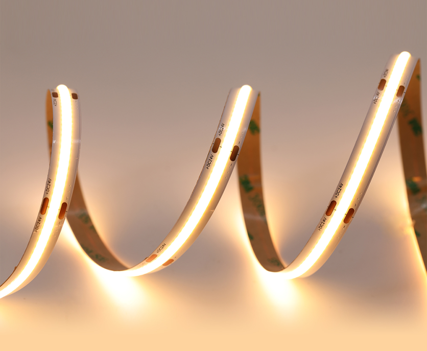 COB LED 灯带好还是 SMD LED 灯带好？从亮度、均匀度看选购方向